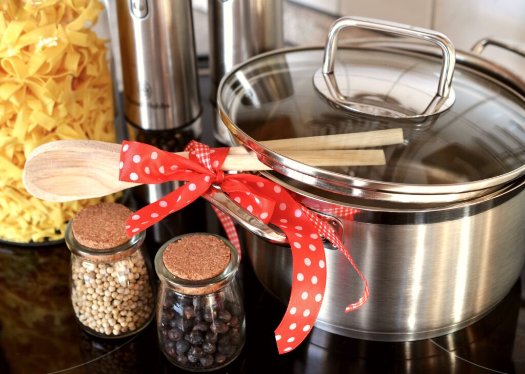 Quick Kitchen Hacks Pakistani for Busy Days (Save Time Daily)